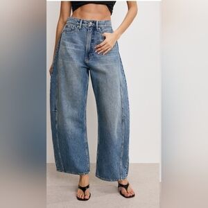 NWT Good American Extreme Barrel Jeans